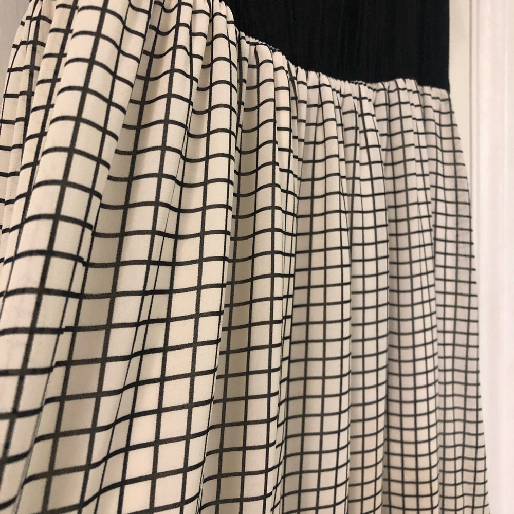Geometric Dress - Picture 2 of 3